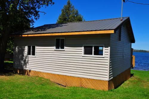 Okimot Lodge On Tomiko Lake