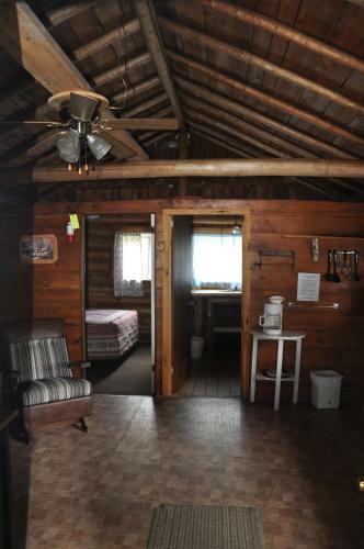 Okimot Lodge On Tomiko Lake