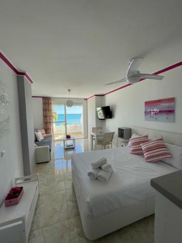 Apartamento Roca Chica. Studio - First Line Beach