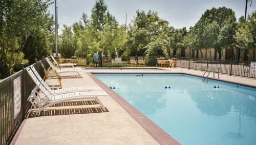 Motel Wayfarer Inn