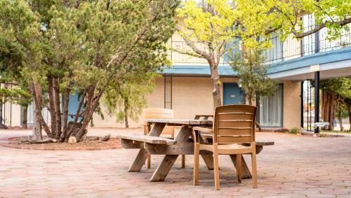 Motel Wayfarer Inn
