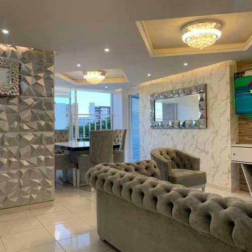 Apartamento Amoblado De Lujo, Excelente Ubicaci�n