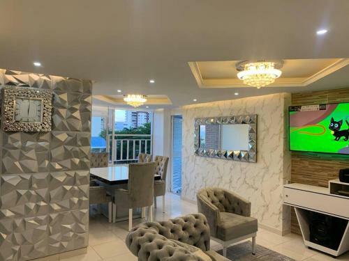 Apartamento Amoblado De Lujo, Excelente Ubicaci�n