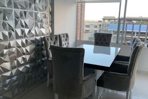 Apartamento Amoblado De Lujo, Excelente Ubicaci�n