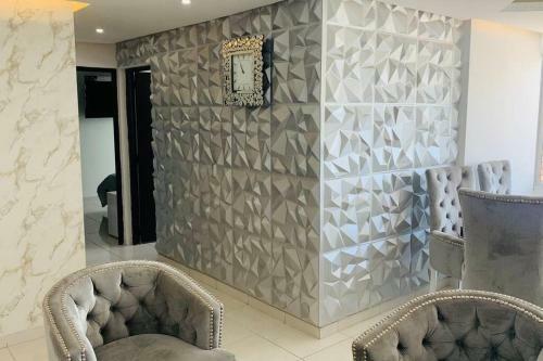 Apartamento Amoblado De Lujo, Excelente Ubicaci�n