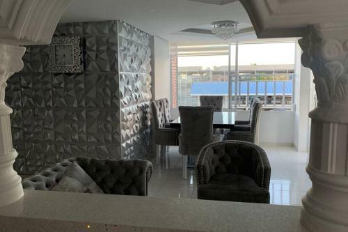 Apartamento Amoblado De Lujo, Excelente Ubicaci�n