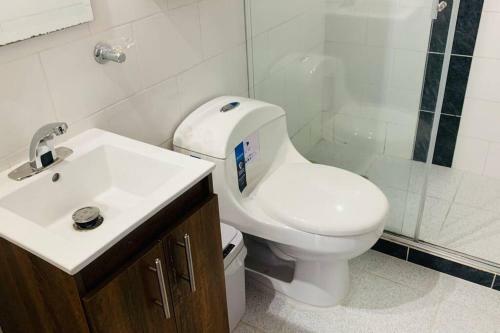 Apartamento Amoblado De Lujo, Excelente Ubicaci�n