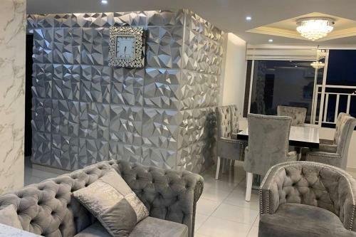 Apartamento Amoblado De Lujo, Excelente Ubicaci�n
