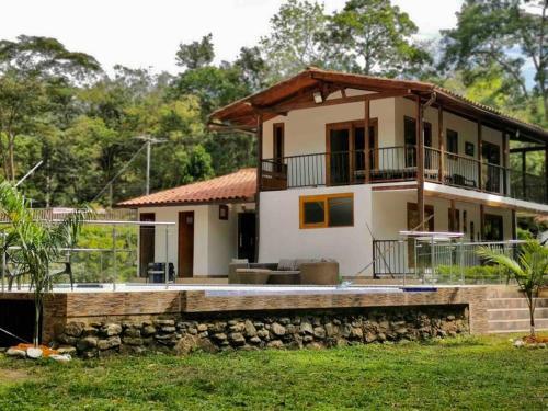Villa Hermosa Casaquinta Con Piscina Privada.