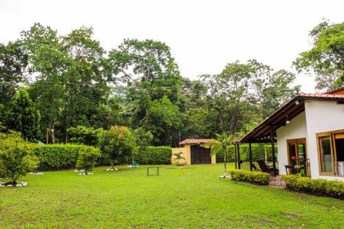Villa Hermosa Casaquinta Con Piscina Privada.