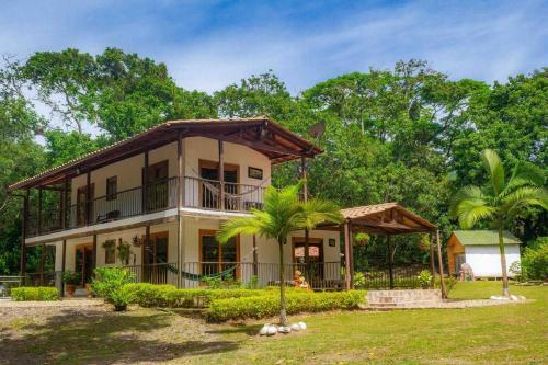 Villa Hermosa Casaquinta Con Piscina Privada.