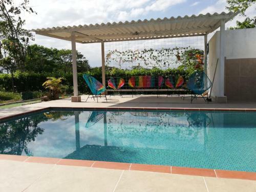 Casa Campestre Con Piscina Jacuzzi Y Golfito
