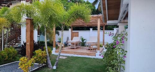 Oasis Tol� Hotel Boutique