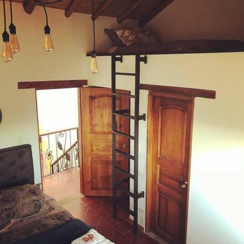 Casa Loma Guest House