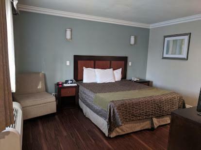 Motel American Inn Downey