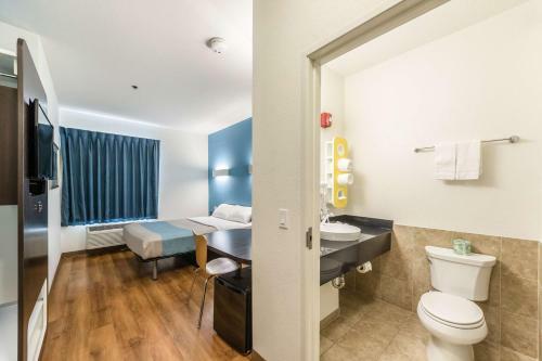 Motel 6 Laredo
