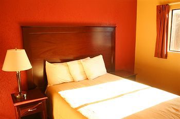 Posada Pacific Inn And Suites