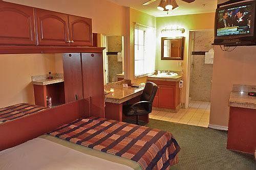 Pacific Euro Hotel