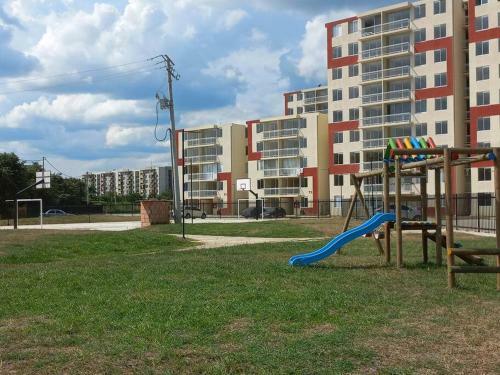 Apartamento En Ricaurte, Arrayanes De Pe�aliza