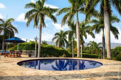 Villa De Lujo Con Piscina Y Tobog�n