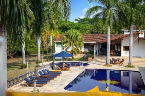 Villa De Lujo Con Piscina Y Tobog�n