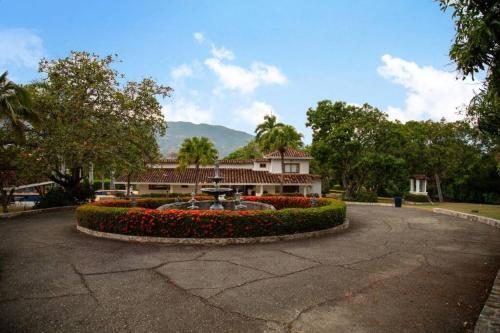 Villa De Lujo Con Piscina Y Tobog�n