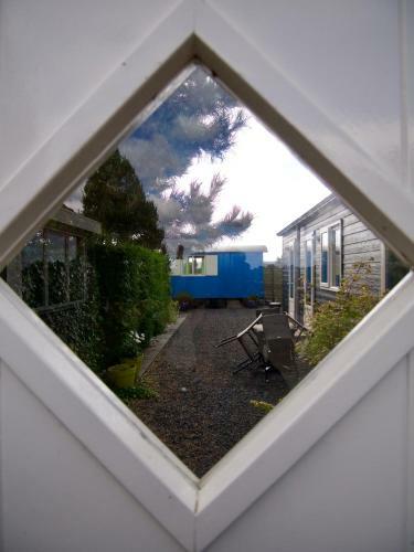 B&B ?te Warskip Bij Blokvis?