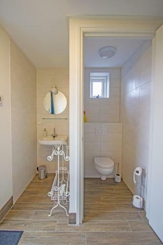 B&B ?te Warskip Bij Blokvis?