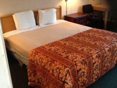Hotel Downey Inn Luxury Suites