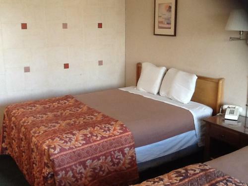 Hotel Downey Inn Luxury Suites
