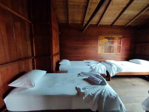 Hotel Caba�as Iracas Del Mar