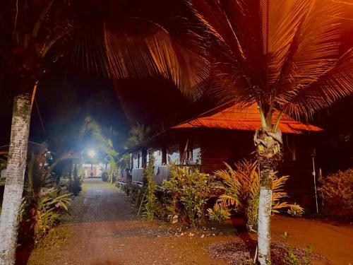 Hotel Caba�as Iracas Del Mar
