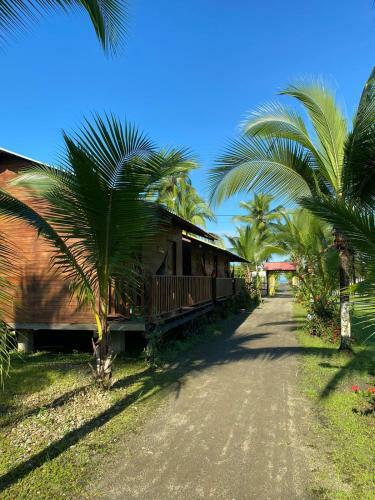 Hotel Caba�as Iracas Del Mar
