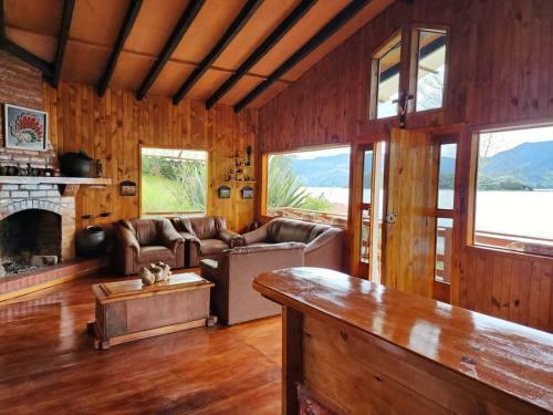 Caba�as Arco�ris Del Lago N� 2