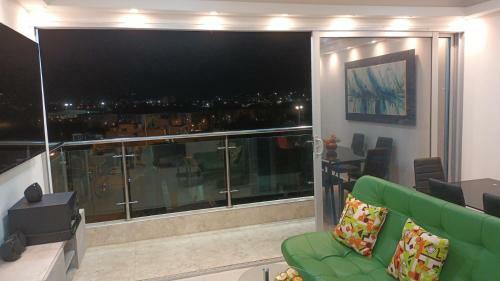Apartamento Edificio Los Pinos En La Urb. Las Acacias