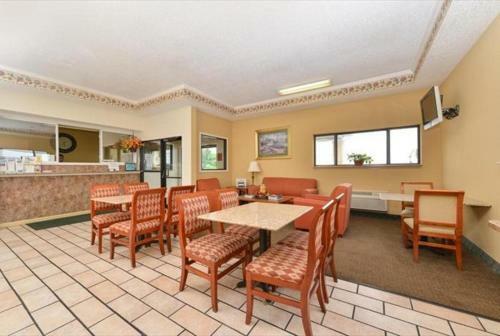 Hotel Rodeway Inn Caseyville