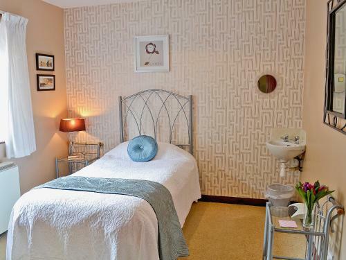 Riverbank Cottage