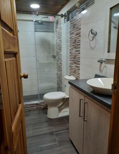 Apartamento Casa Central, Segundo Piso Con Parqueadero