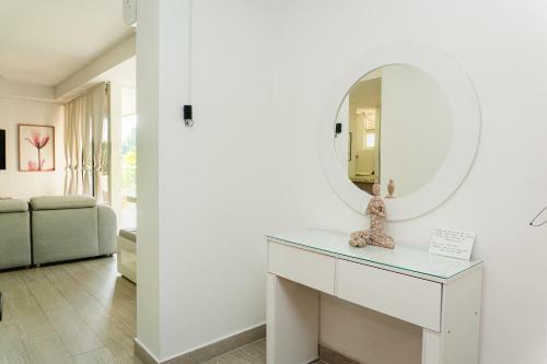 Apartamento Pet-friendly Pool Retreat With Luxury Hot Showers