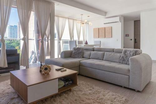 Apartamento Pet-friendly Pool Retreat With Luxury Hot Showers