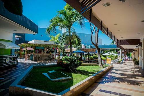 Apartamento Pet-friendly Pool Retreat With Luxury Hot Showers
