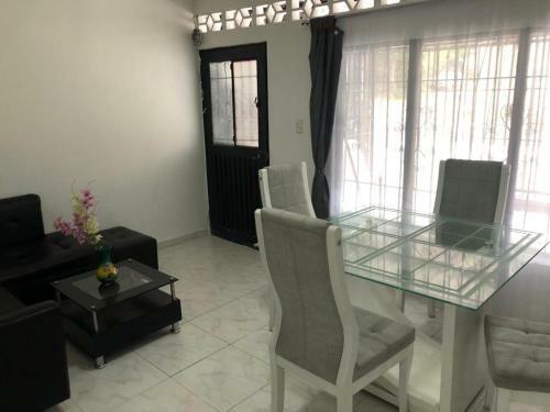 Casa Con Calor De Hogar Con Aire Acondicionado