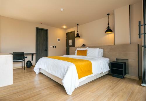 Balmoral Plaza Hotel
