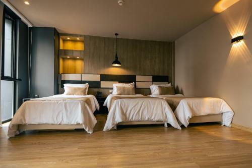 Balmoral Plaza Hotel