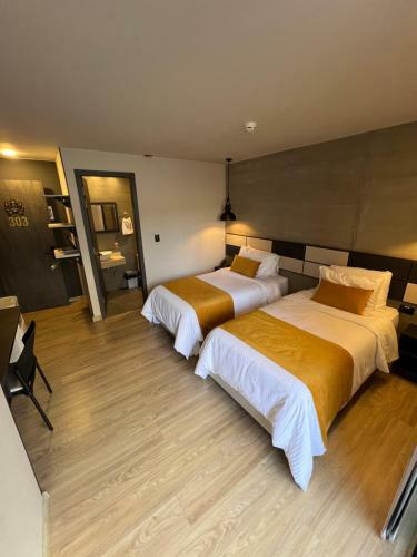 Balmoral Plaza Hotel