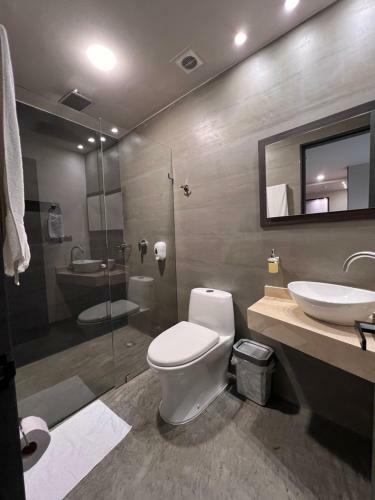 Balmoral Plaza Hotel