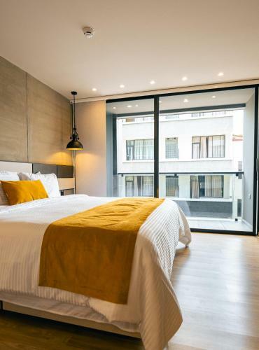 Balmoral Plaza Hotel