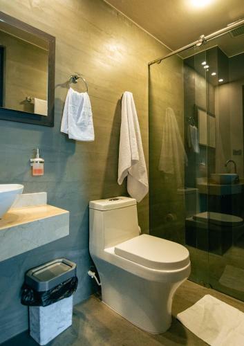Balmoral Plaza Hotel