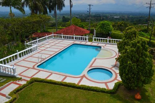 Finca Con Billar Y Piscina Para Un Descanso Familiar