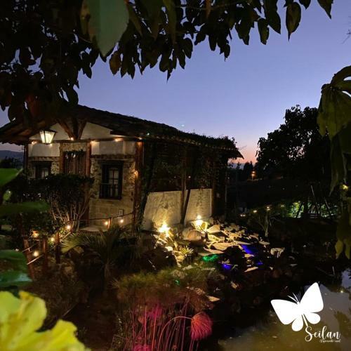Bed & Breakfast Caba�a Esmeralda - Seilan Alojamiento Rural